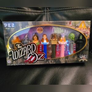 Collectors edition Wizard of Oz pez dispensers
